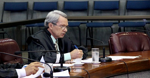 O Conselheiro Relator José Alves Viana ( Foto: Karina Camargos Coutinho)
